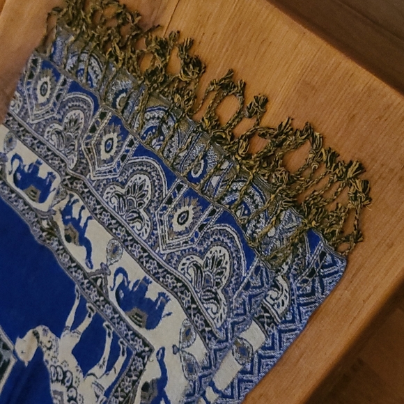 Scarf - Picture 4 of 4